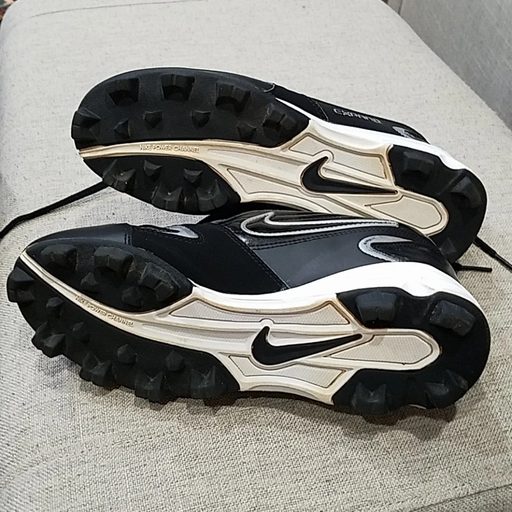 Nike Kids Black Red White Athletic Cleats
